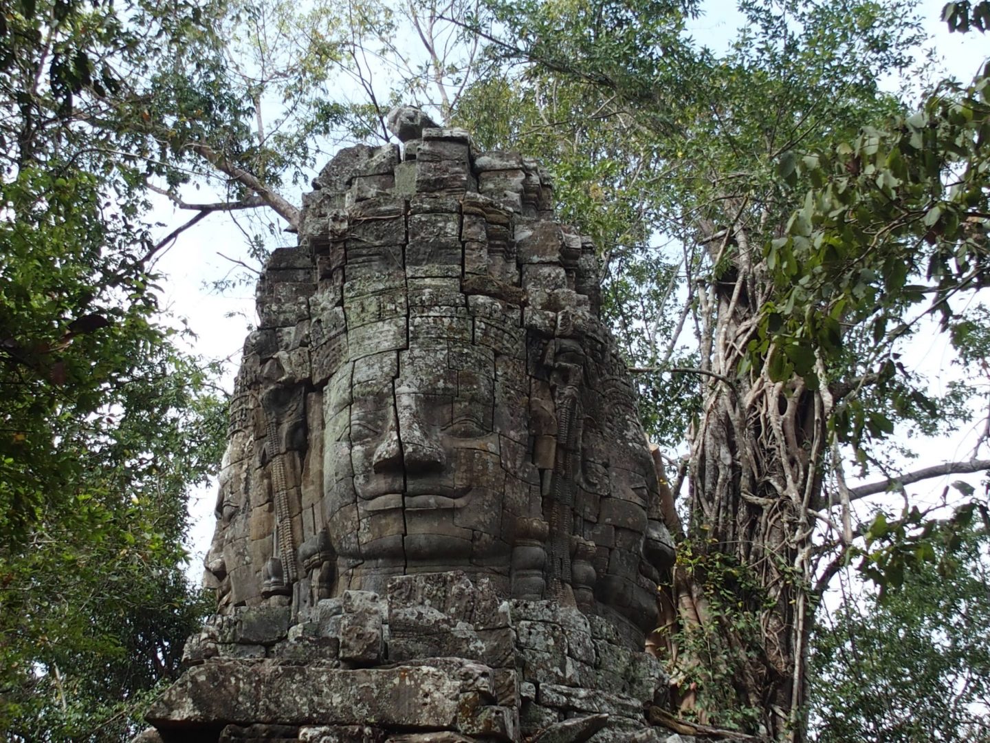 Statue temple Bayon Angkor Cambodge