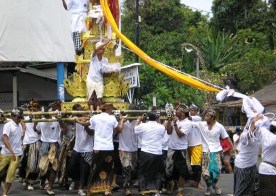 Procession obsèques Bali