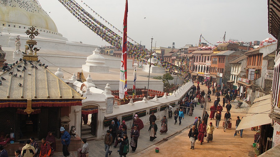 Circumambulation autour stupa Bodnath Kathmandou Népal