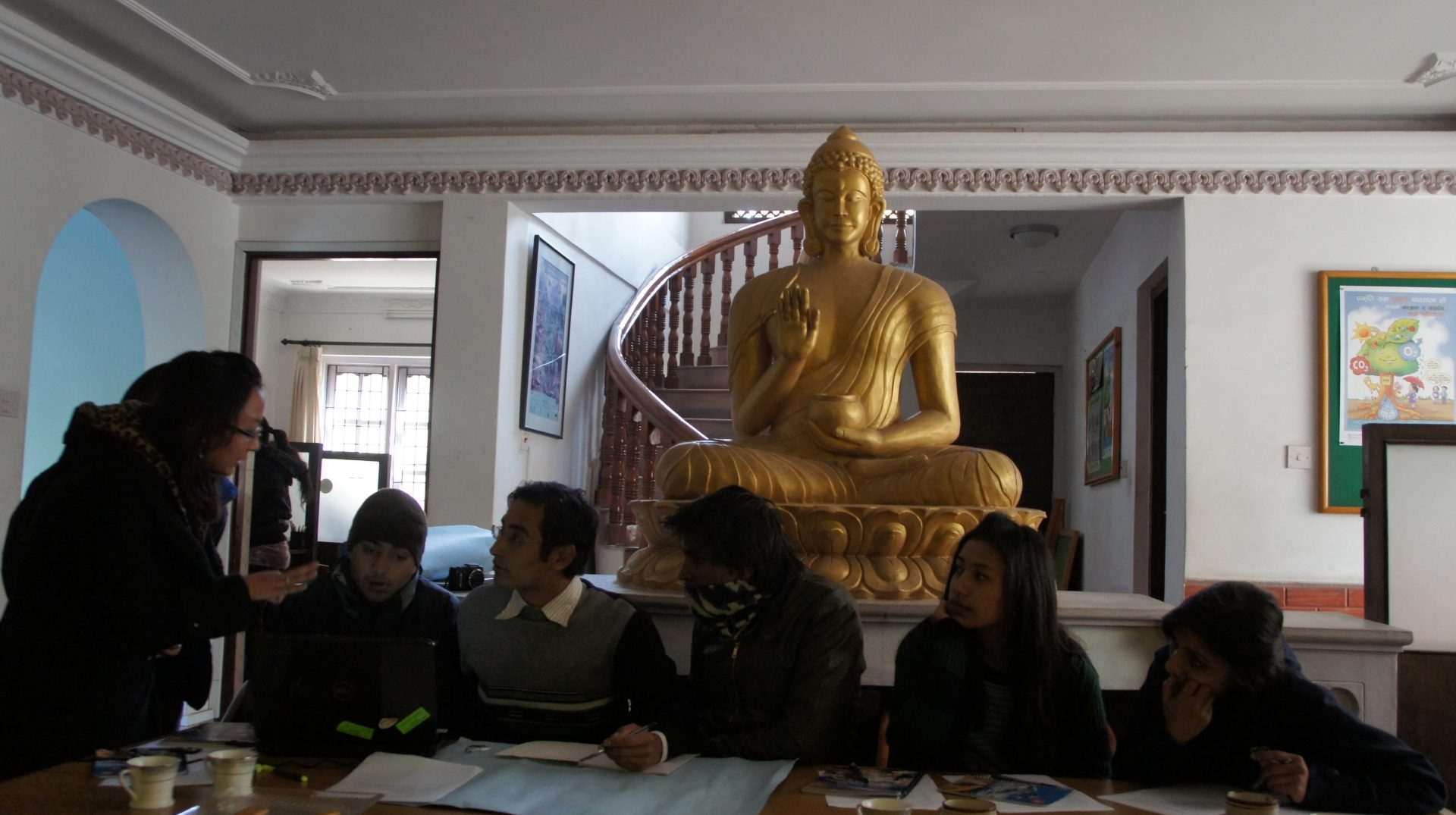 Sous le regard de Bouddha WCN Kathmandou Népal