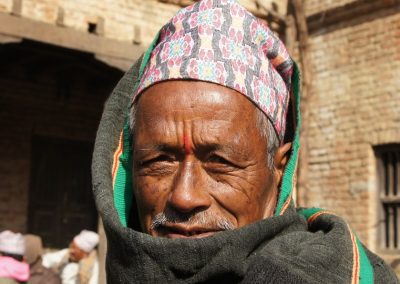 Homme Népalais avec chapeau traditionnel Népal