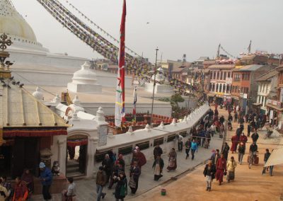 Prières autour de Swayambhou Népal