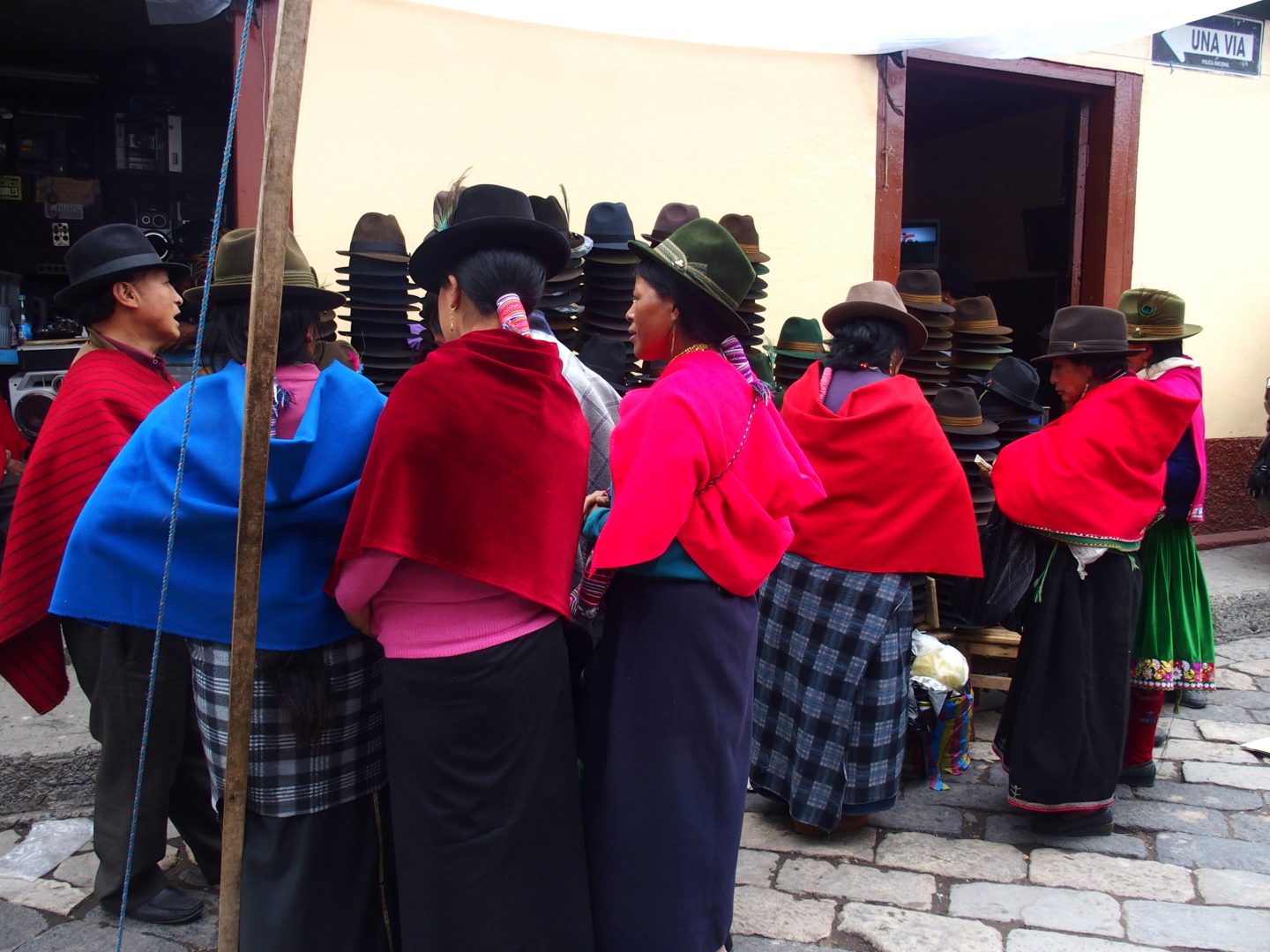 Acheteuses chapeaux marché de Guamote Equateur