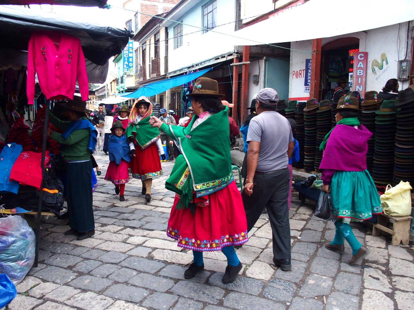Dans les rues du marché de Guamote Equateur