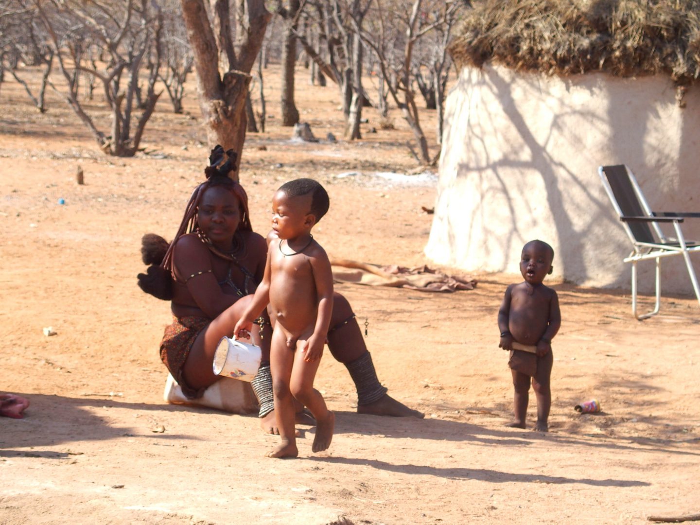 Mère Himba et ses enfants Namibie