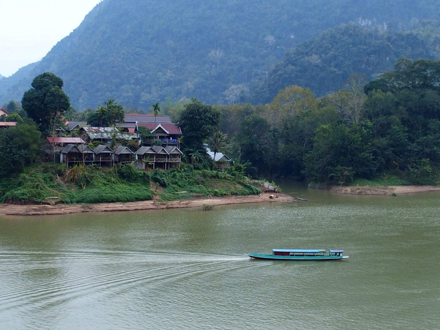 Bungalows hôtel bord Mekong Nong Khiaw Laos