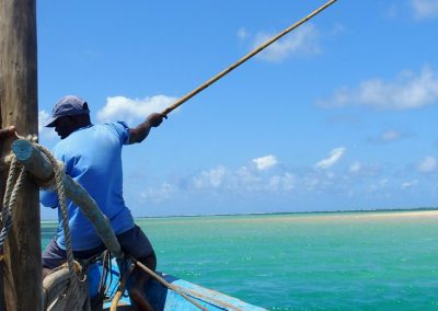 Marin à bord du dhow Ibo - Mozambique