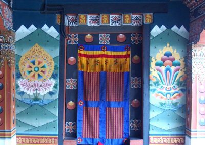 Peintures sacrées au Bhoutan entrée monastère