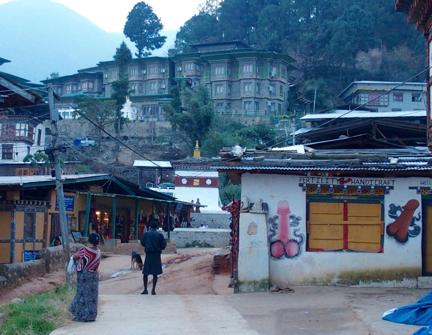 Peintures phalliques sur maison Bhoutan