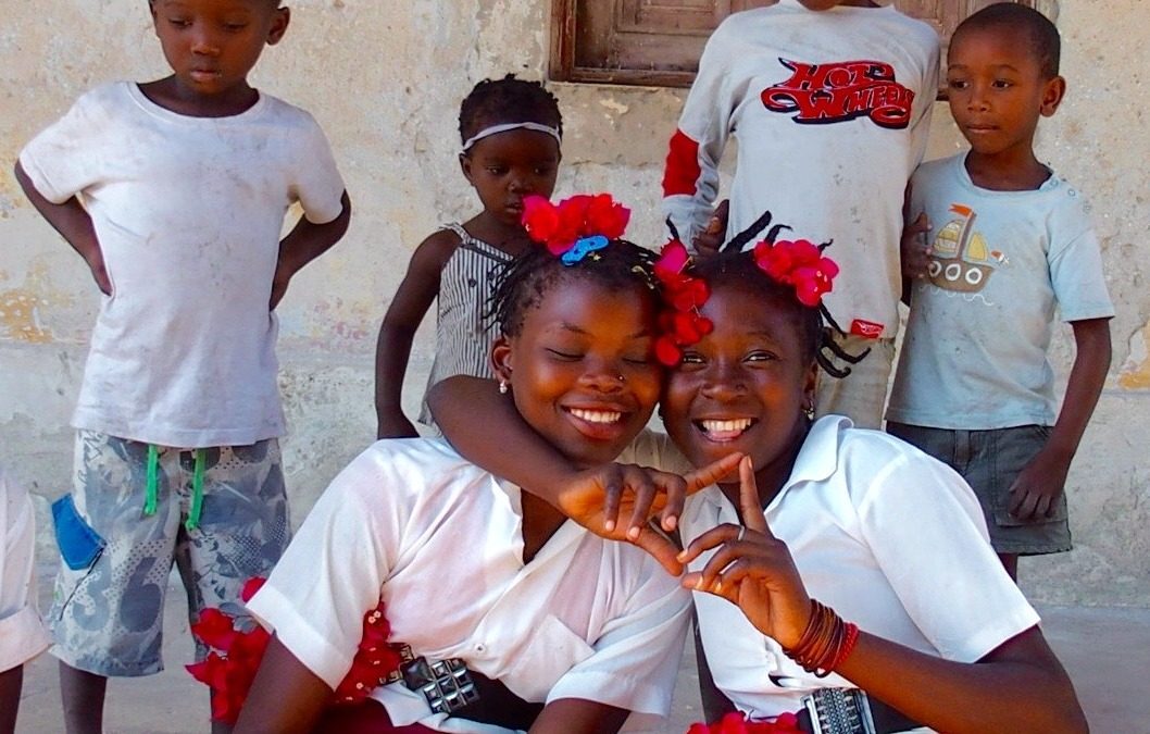 Rencontre avec de jeunes élèves sur l&rsquo;Ile d&rsquo;Ibo au Mozambique