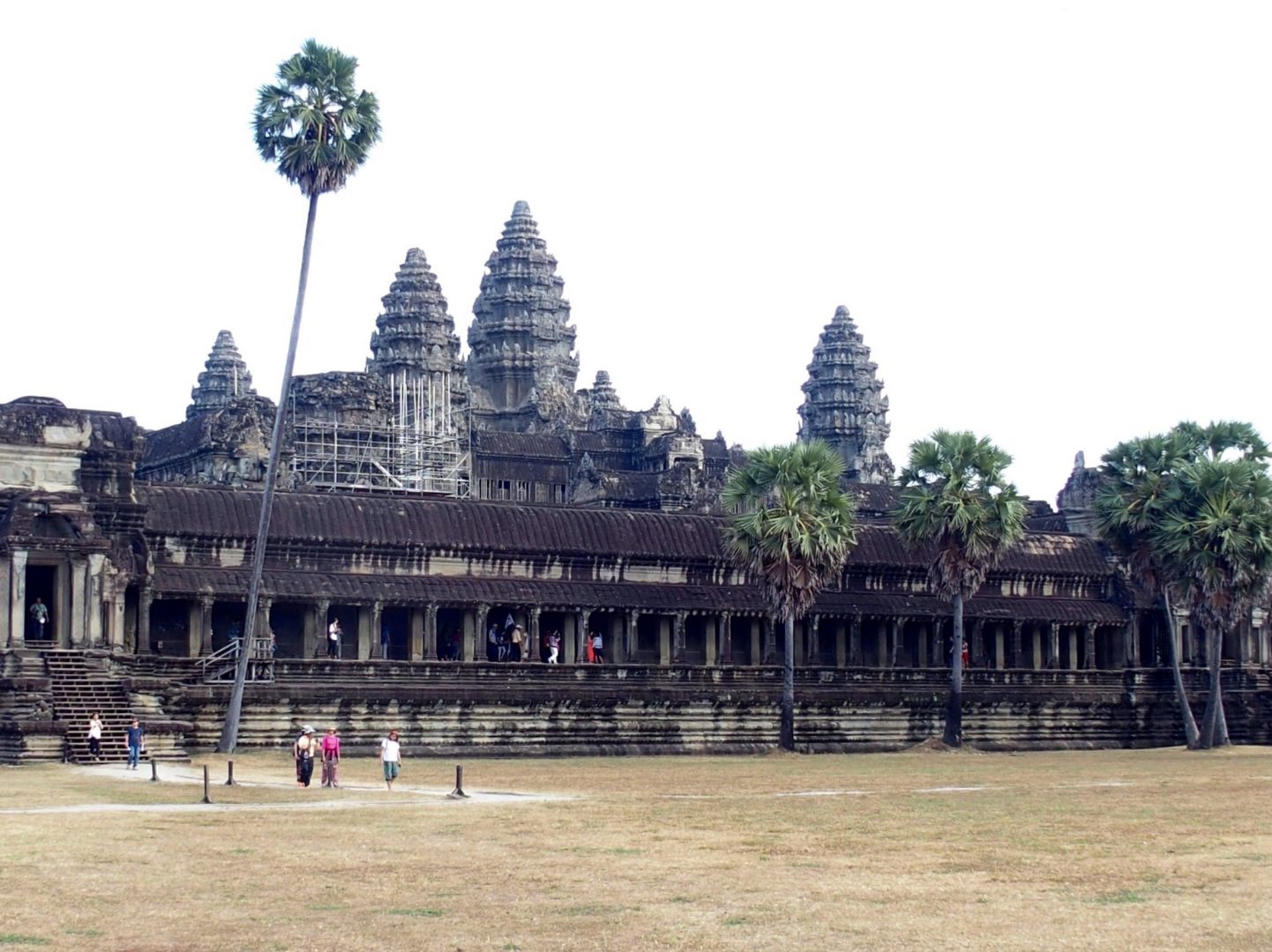 Arrivée par le parc des temples d'Angkor Vat Cambodge