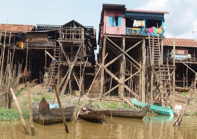 Maisons sur pilotis Lac Tonle Sap Cambodge