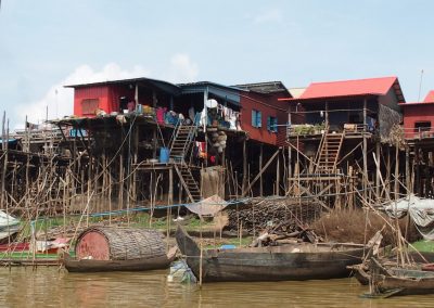 Maisons sur pilotis Lac de Tonle Sap Cambodge