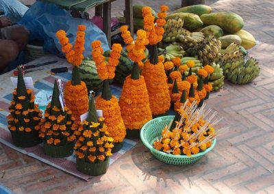 Offrandes de marigold Laos