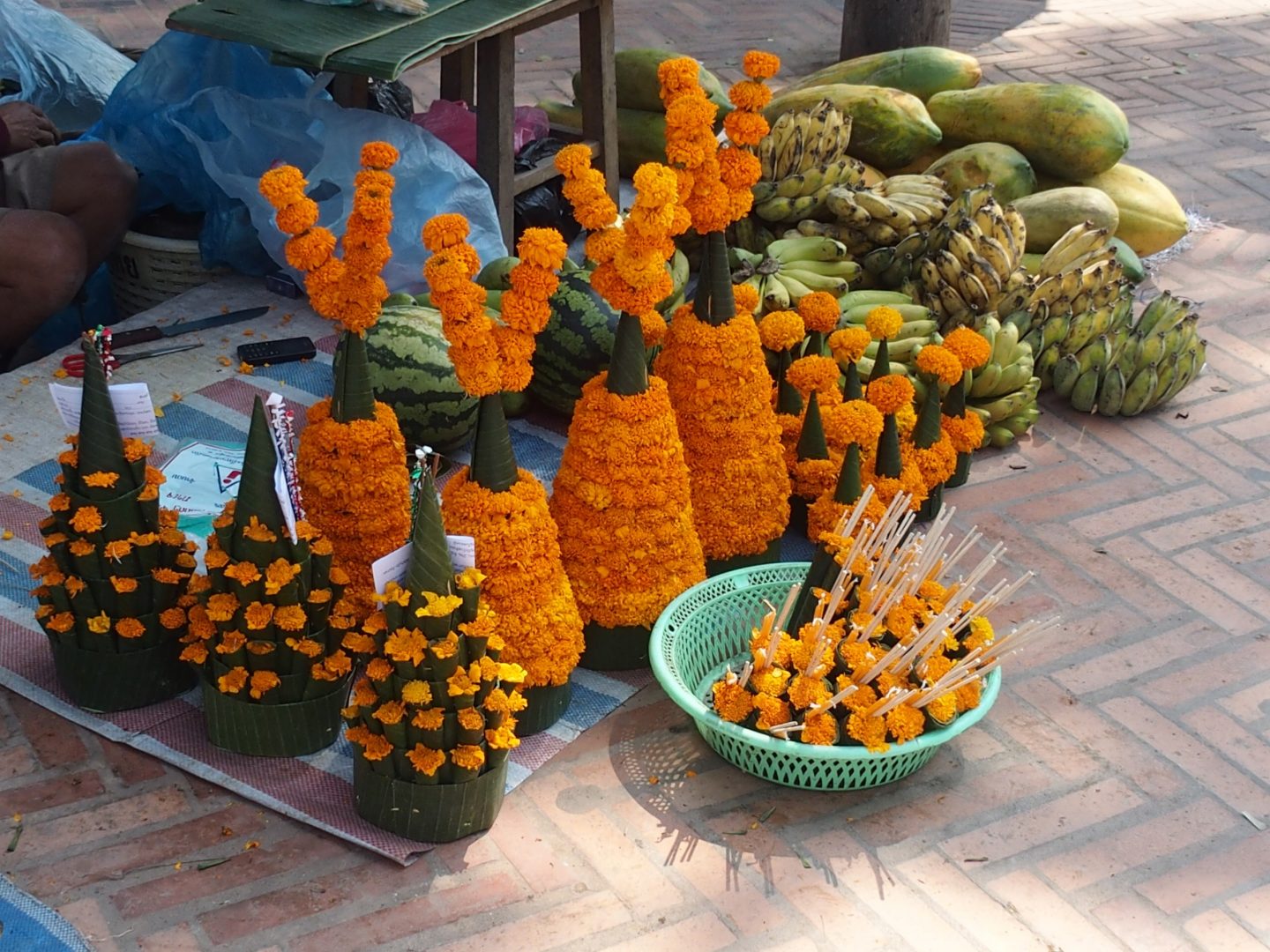Offrandes de marigold Laos
