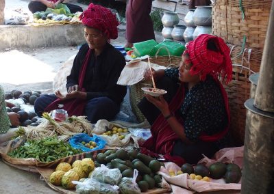 Scène de vie de marché birman
