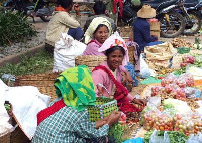 Vendeuses tomates gare Kalaw Inle