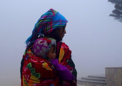 Femme et bébé Hmong Sapa Vietnam