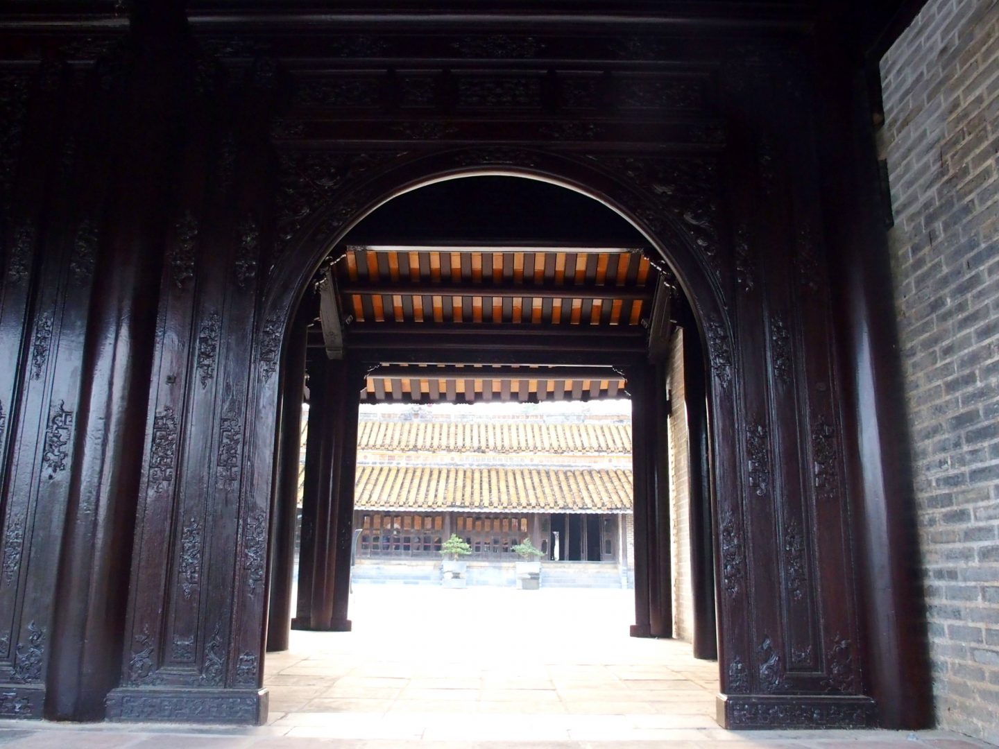 Porte entrée mausolée de Hué Minh Mang Vietnam