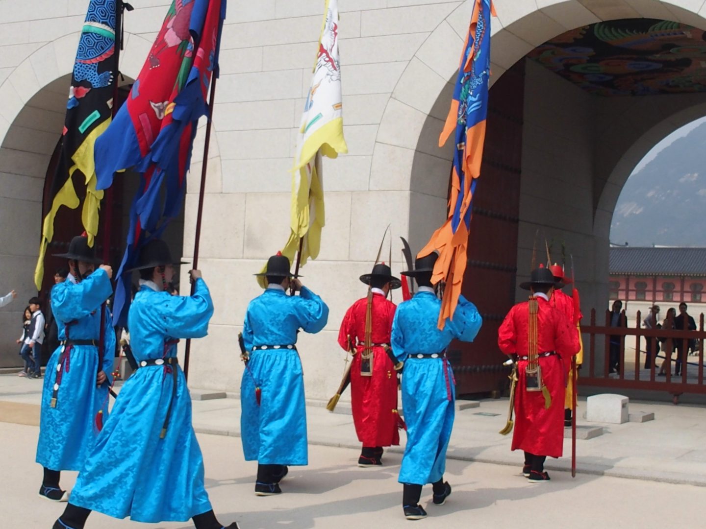 Gardes et drapeaux Seoul Corée du sud