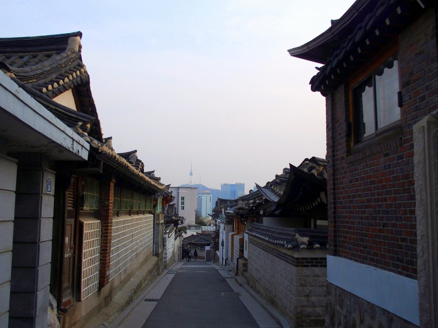 Hanoks, buildings et NTower Seoul Corée du sud