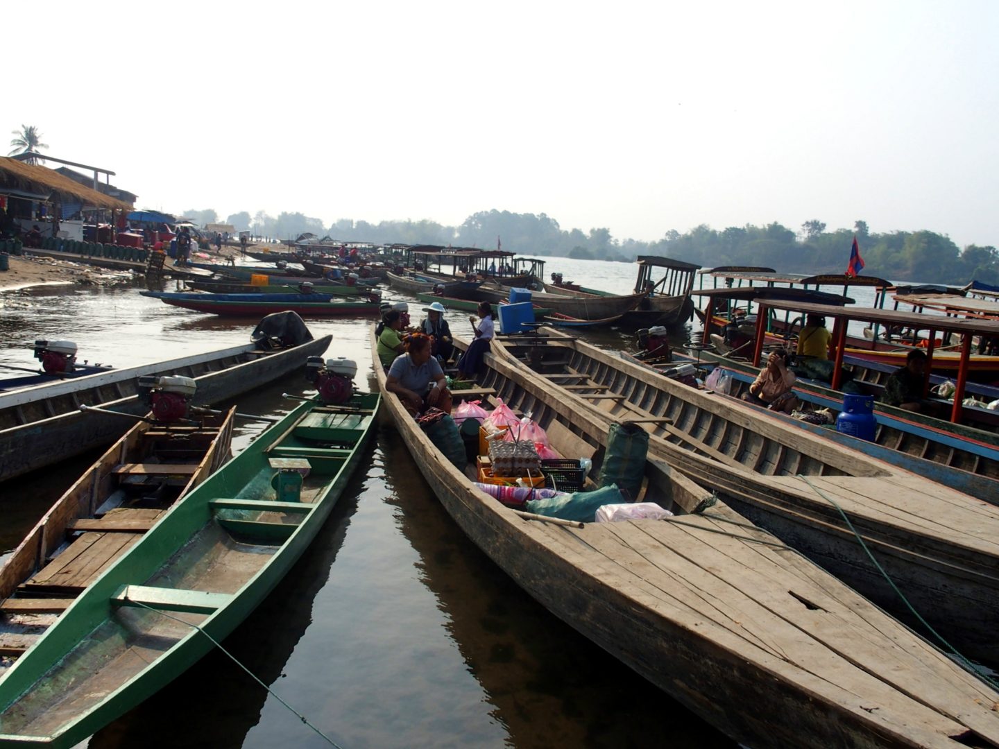 Barques embarcadère Nakasang Don Khon 4000 îles Laos