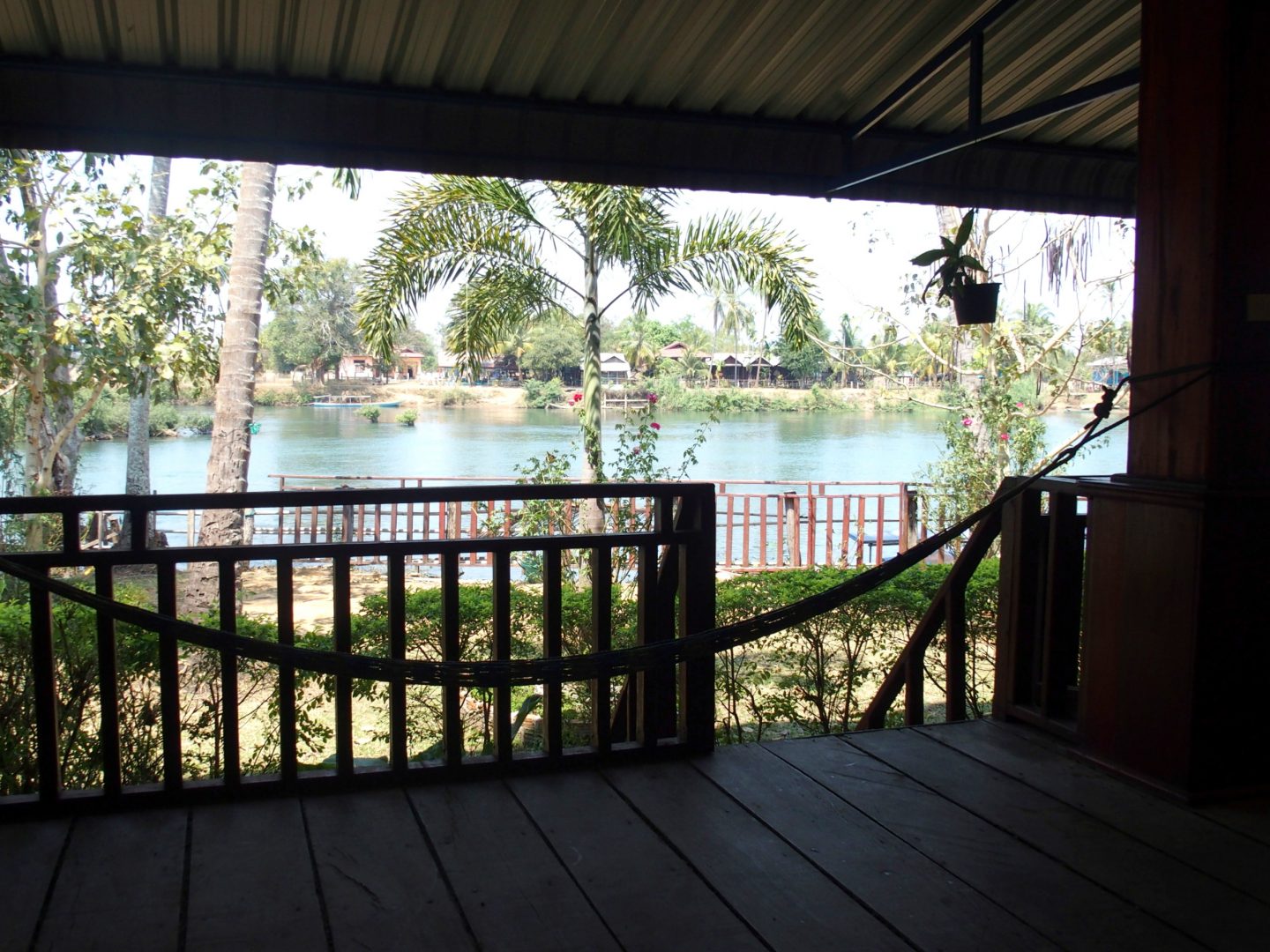 Terrasse de mon bungalow Pan's guesthouse Don Khon 4000 îles Laos
