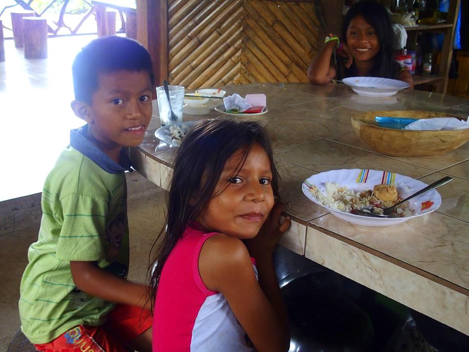 Enfants du sasha lodge Amazonie équatorienne