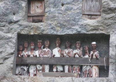 Statuettes Tau Tau Sulawesi