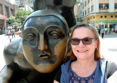 A côté statue Botero Medellin Colombie