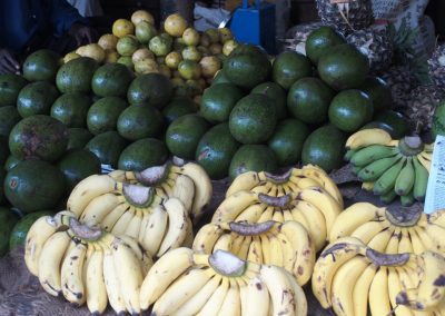 Fruits et légumes marché Dar es Salaam Tanzanie