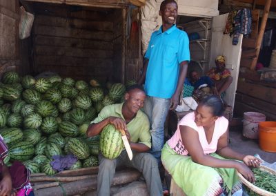 Marchand pastèques marché Dar es Salaam Tanzanie