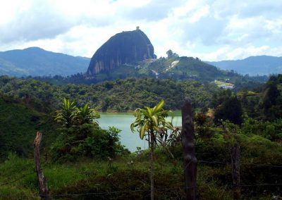 visiter Guatape et le Penon de Guatape Colombie