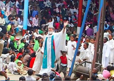 Sortie de messe Amakasoa Madagascar