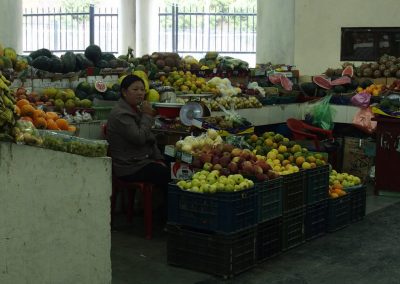Vendeuse de fruits marché Bhoutan