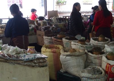 Vente épices marché Timphu Bhoutan