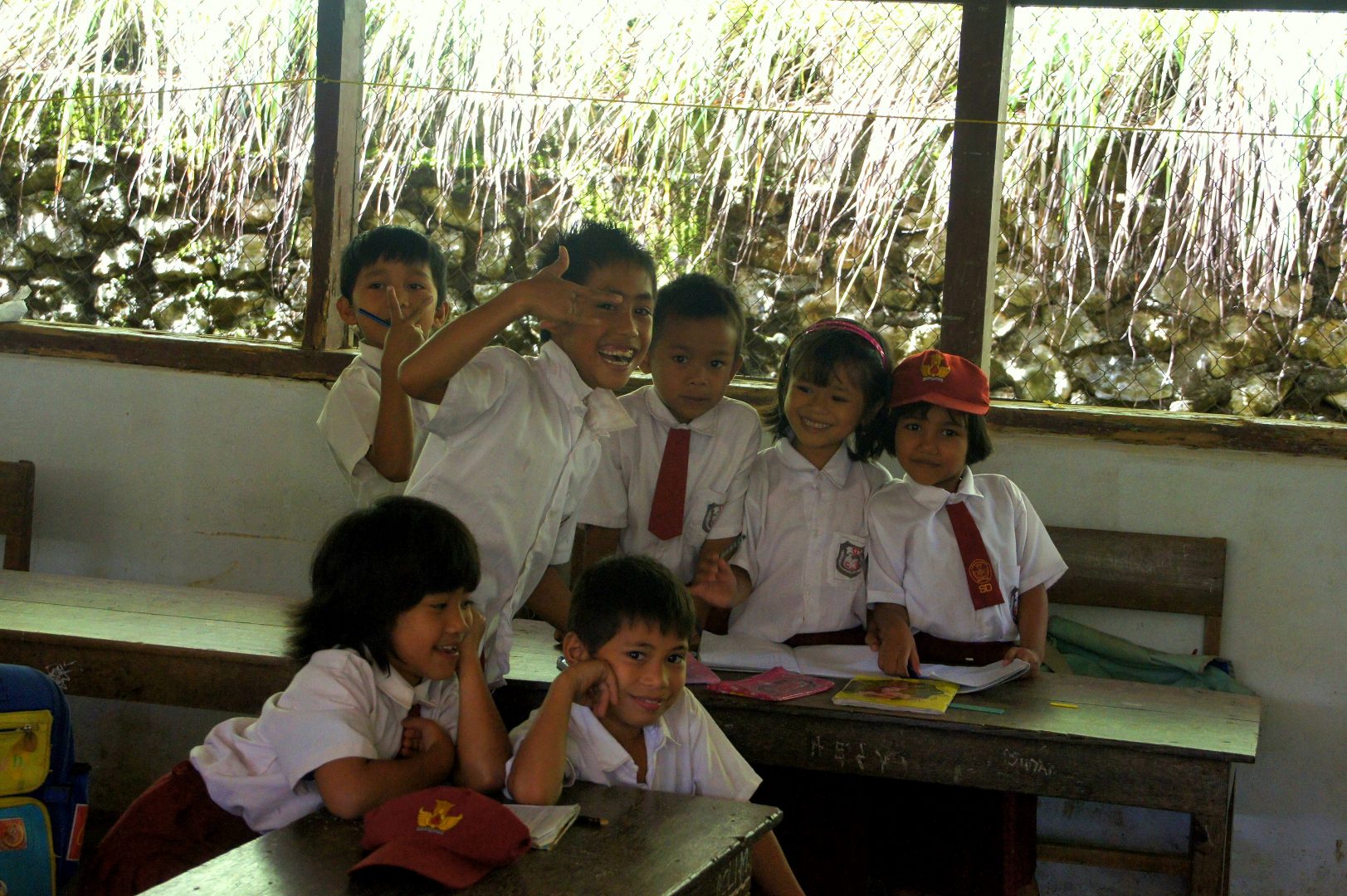 Beaux sourires d'enfants école Sulawesi
