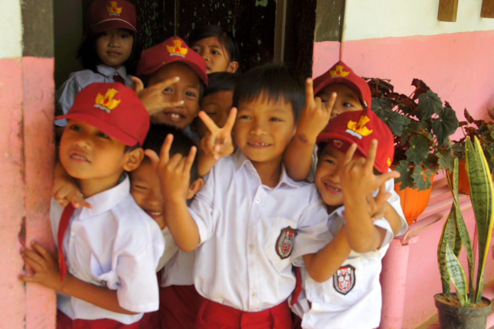 Bye bye les enfants Rencontres avec la population locale à Sulawesi