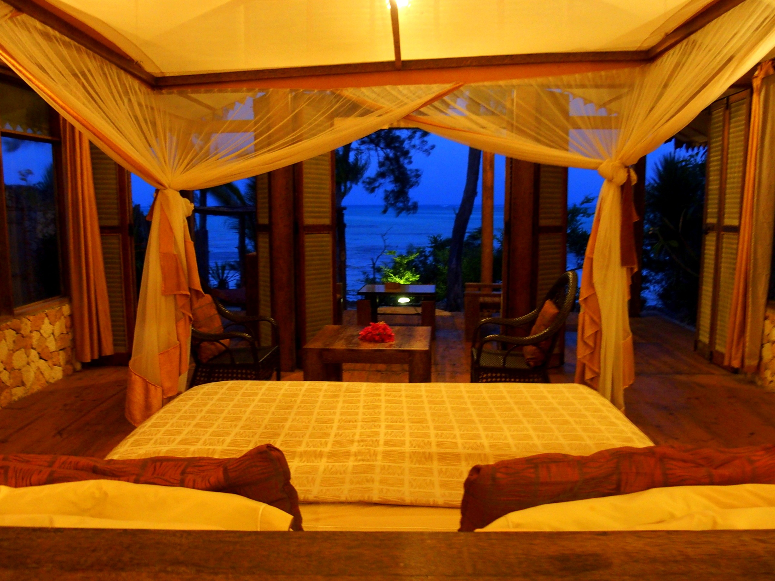Fin de journée dans chambre avec vue sur océan indien au Seasons lodge à Zanzibar