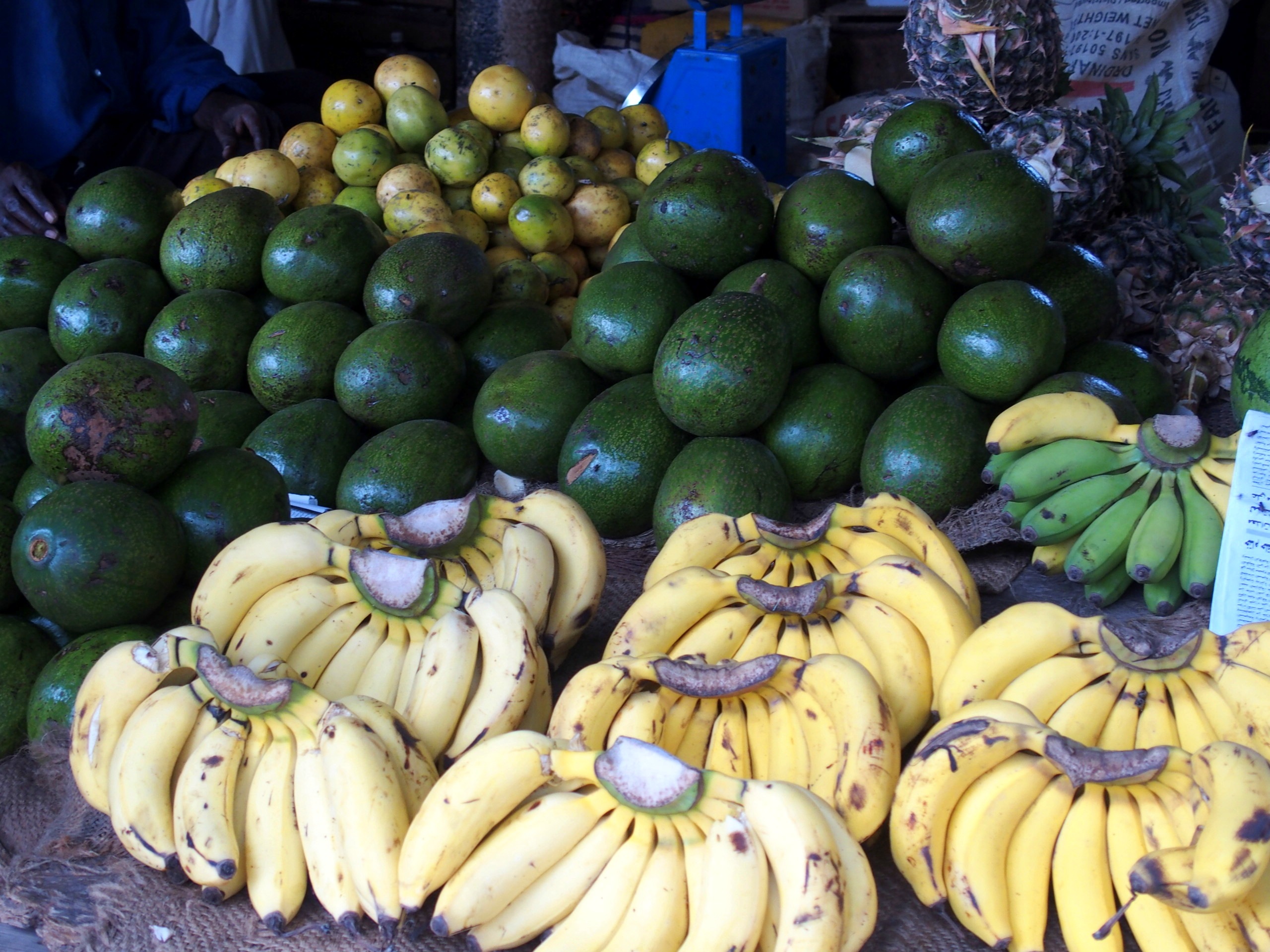 Fruits et légumes au marché de Stonetown Zanzibar.