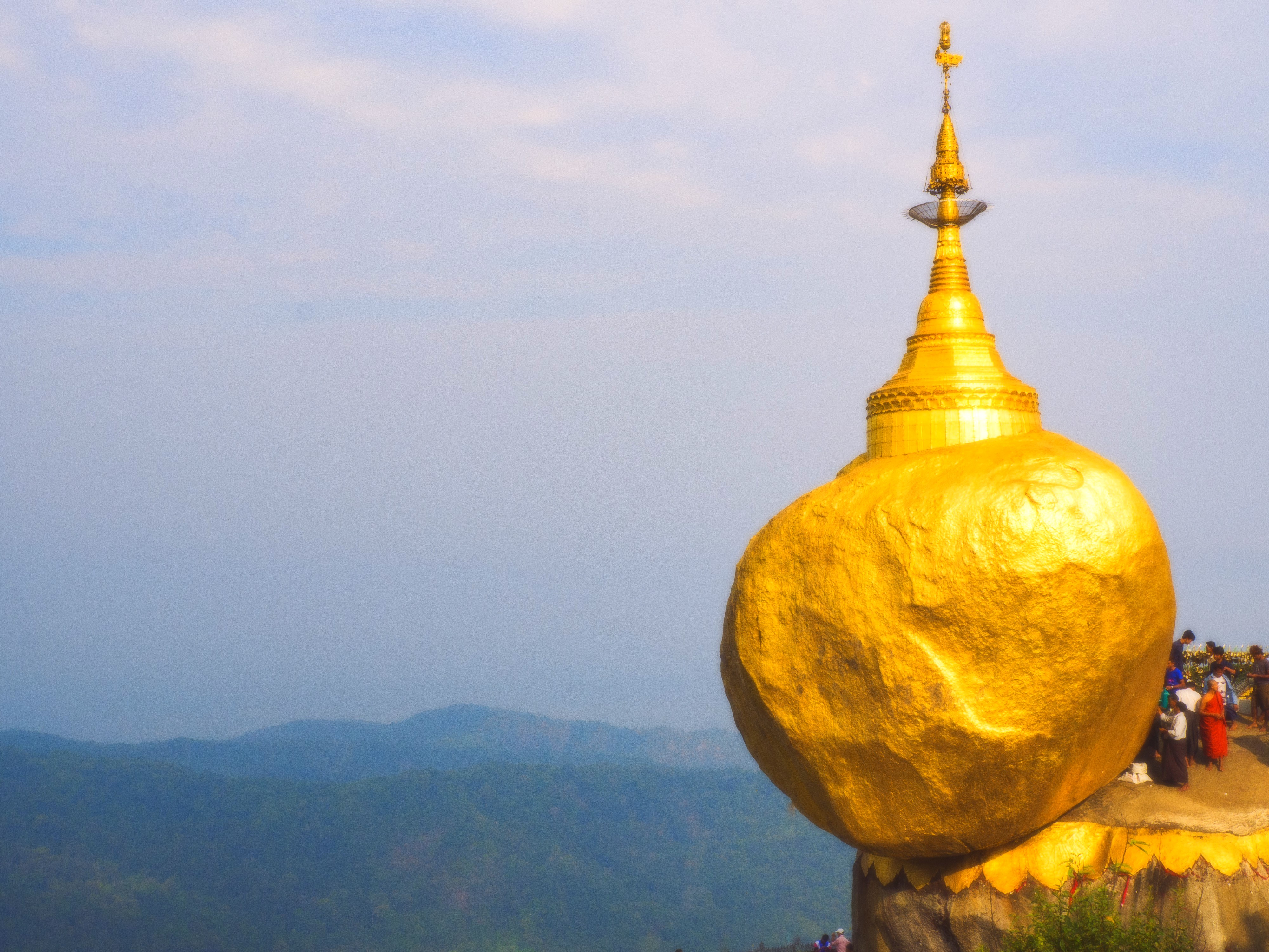 Rocher d'Or en équilibre Myanmar