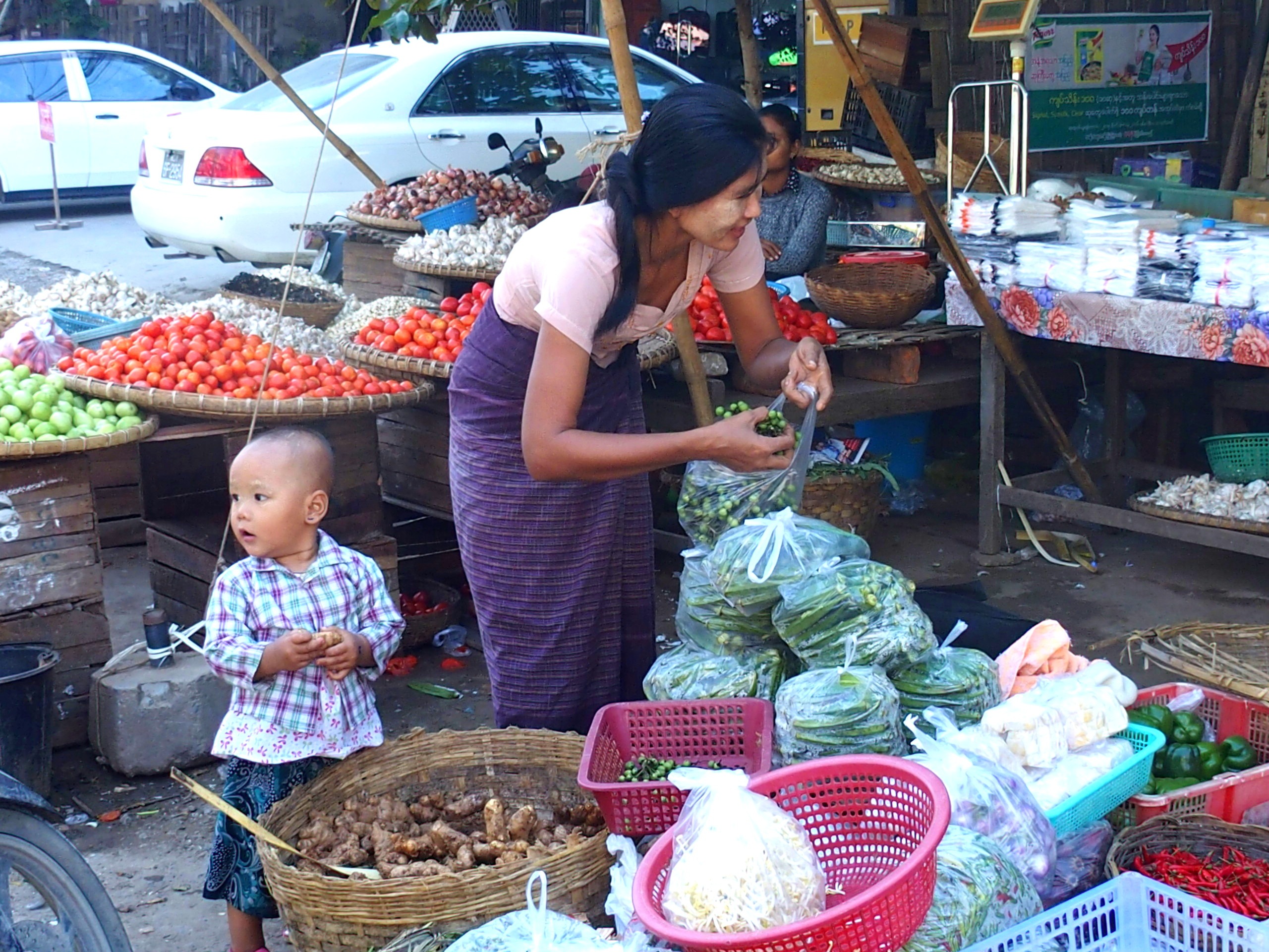 Sur-le-marché-de-Bago-Myanmar