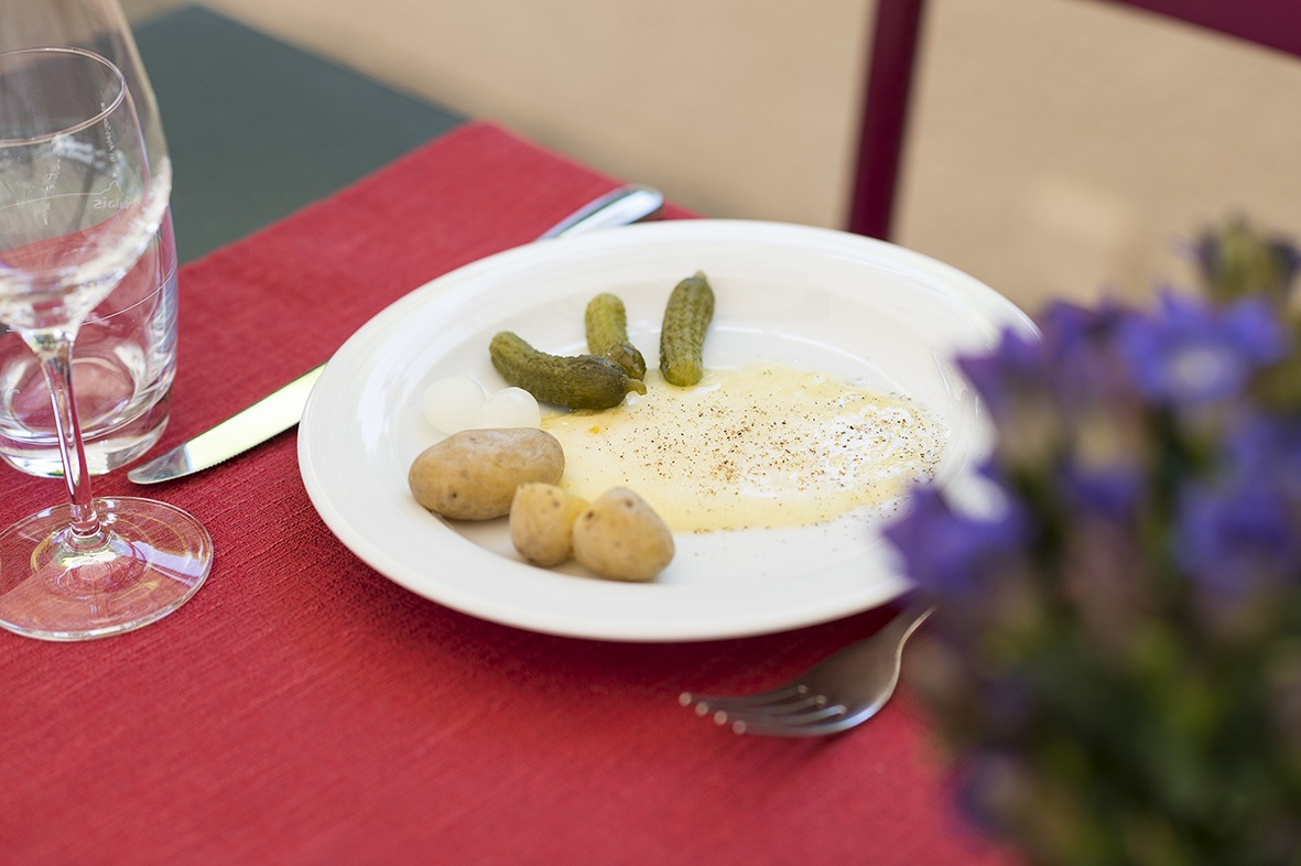 Slow Food travel assiette de raclette