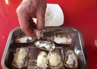 préparation de la recette des machas a la parmesana Chili.jpg