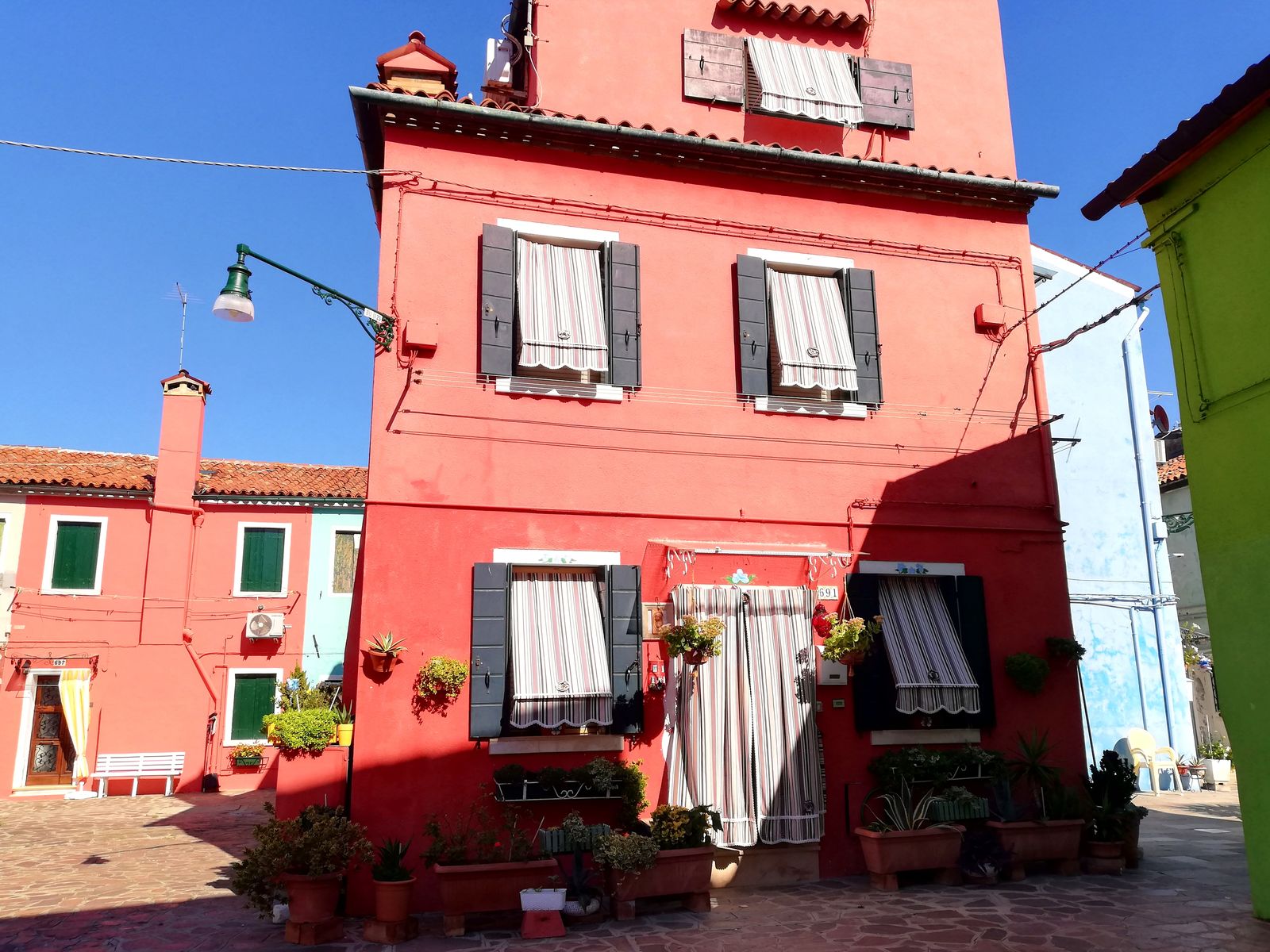 Visiter l'île de Burano maison rose