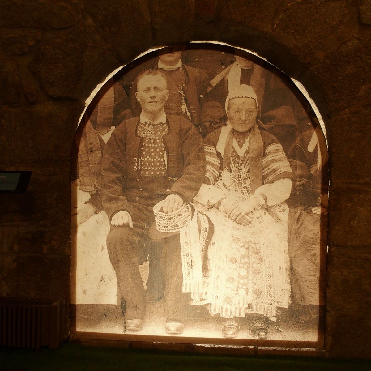 Couple de mariés bretons