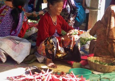 Vendeuse marché Kalimpong Inde