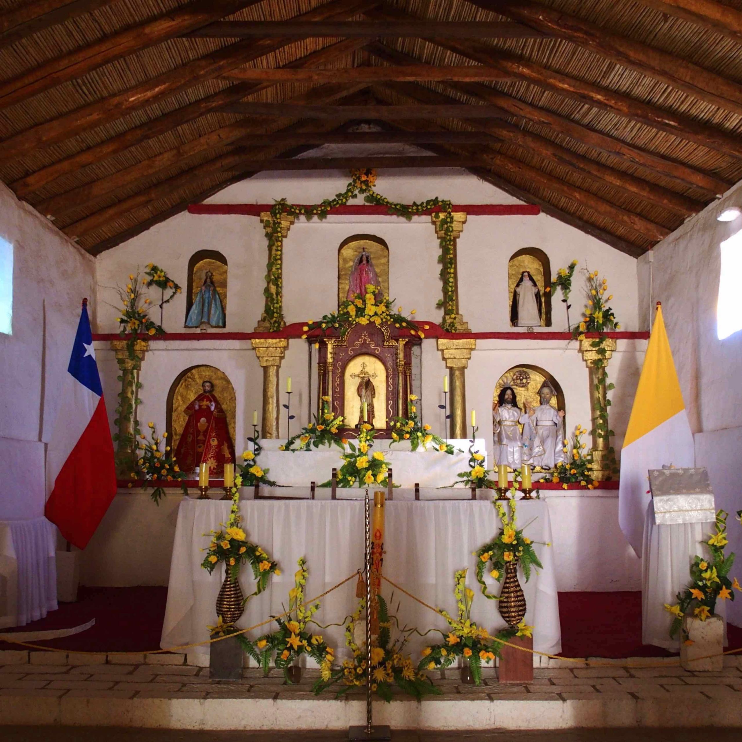 Intérieur Eglise village traditionnel Socaire Chili