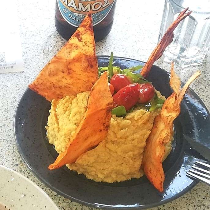 Le Houmous, traditionnel et savoureux mezze grec de pois chiches